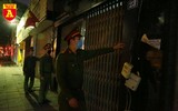 Công an Hà Nội trong đêm thực hiện lệnh đóng cửa các dịch vụ